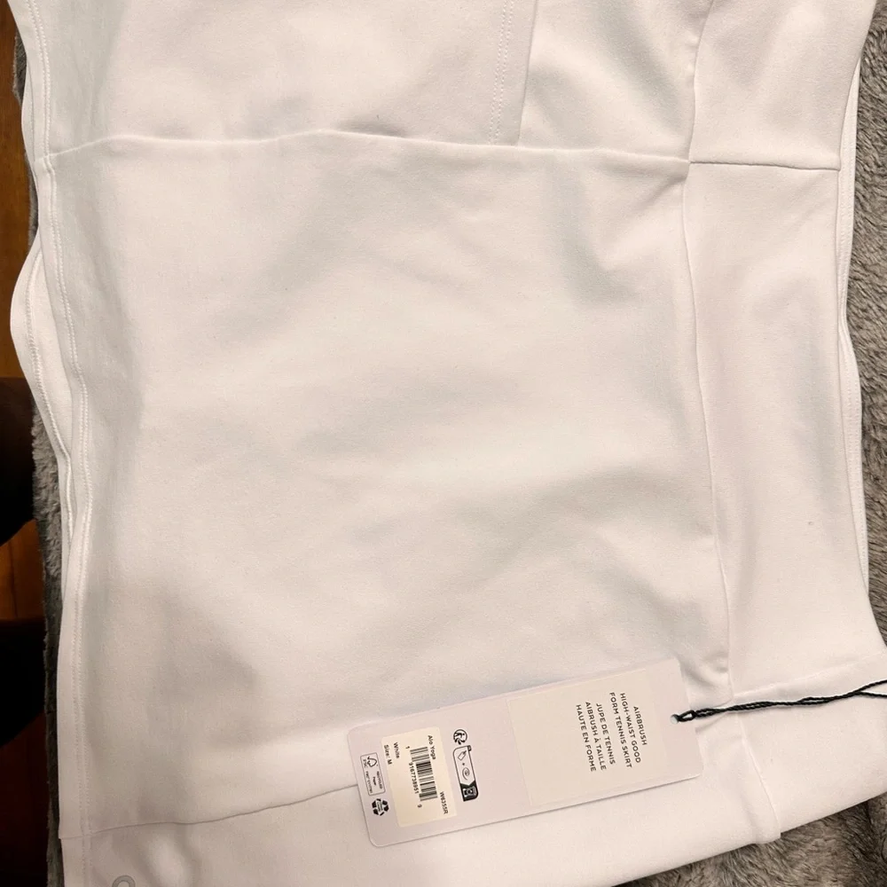 ALO Yoga Airbrush High-Waist Tennis Skirt in White